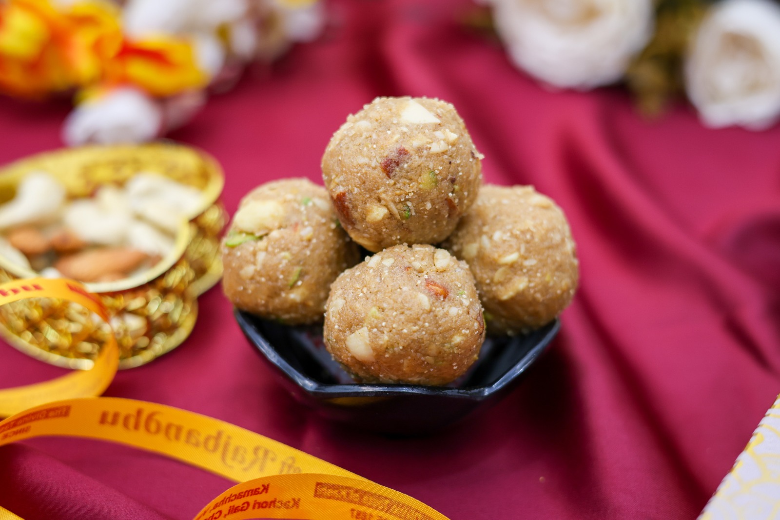 GOND LADDU